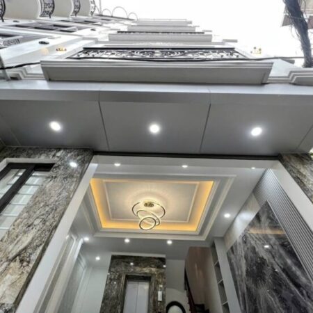 Bán nhà Khương Đình giá 9.9 tỷ, diện tích 40m2, 6 tầng, mặt tiền 5m