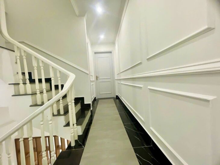 Bán nhà Đinh Công Thượng giá 8.3 tỷ, diện tích 40m2, 4 tầng, mặt tiền 3.5m