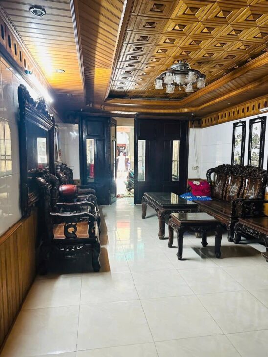 Bán nhà Quyết Thắng giá 9 tỷ, diện tích 46.8m2, 3 tầng, mặt tiền 3.5m