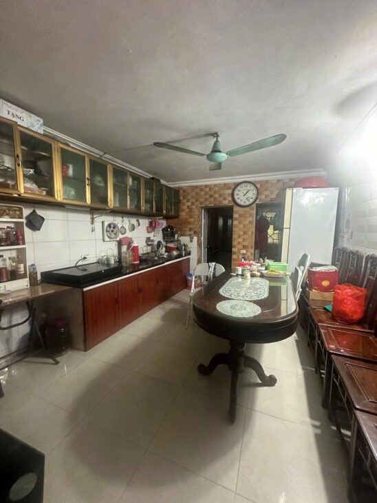 Bán nhà Quyết Thắng giá 9 tỷ, diện tích 46.8m2, 3 tầng, mặt tiền 3.5m