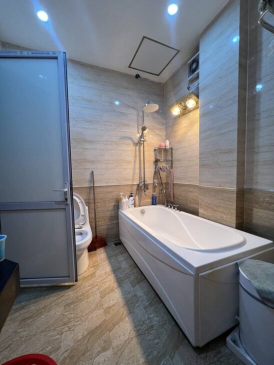 Bán nhà Khương Đình giá 6.8 tỷ, diện tích 36m2, 5 tầng, mặt tiền 4.5m