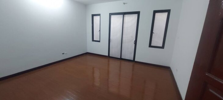 Bán nhà Định Công giá 15.5 tỷ, diện tích 41m2, 5 tầng, mặt tiền 5m