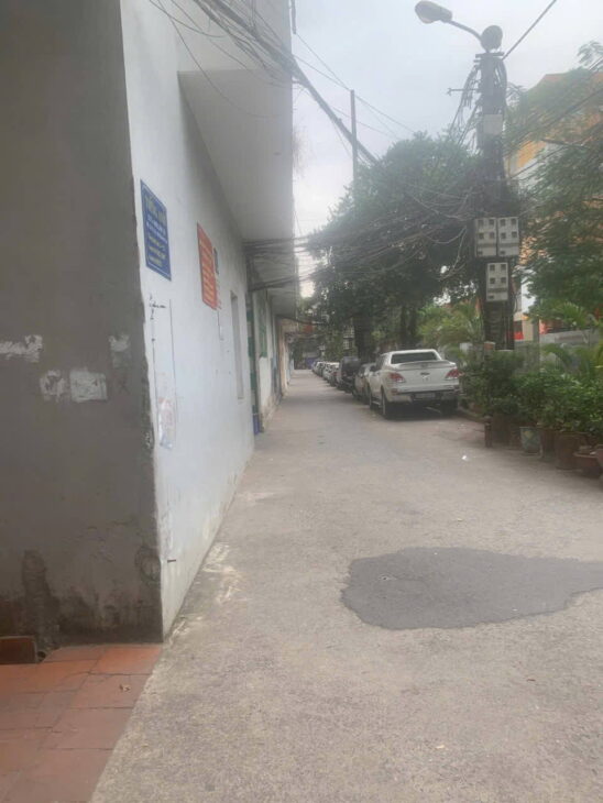 Bán gấp nhà Phân lô ngõ ô tô 90 Nguyễn Tuân: DT 24m2 , 4 tầng, MT 3,2m. Giá 5,2 tỷ.