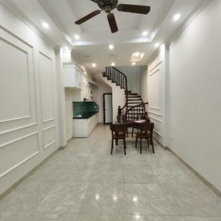 HIẾM HIẾM NHÀ 3 TẦNG NGỌC LÂM- GIÁ NHỈNH 4 TY HIẾM HIẾM NHÀ 3 TẦNG NGỌC LÂM- GIÁ NHỈNH 4 TY