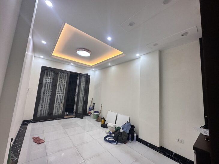 30M- NHỈNH 4T.Ỷ – NGỌC THUỴ – LONG BIÊN – HÀ NỘI .