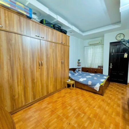 Chính chủ bán gấp nhà ngõ 236 Khương Đình, Thanh Xuân. Diện tích 33m2, 5 tầng, Giá 5,95 tỷ.