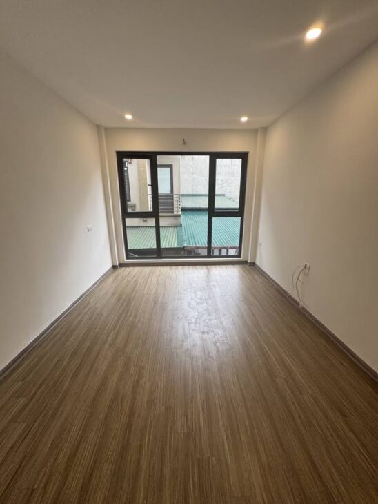 BÁN NHÀ NGỌC THỤY – NGÕ RỘNG THÊNH THANG- NHÀ MỚI KÍNH KOONG-30M 5T NỘI THẤT CƠ BẢN