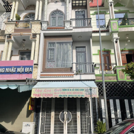 Cho thuê nhà nguyên căn tại khu nhà ở PHT8 đường DT743, Thuận An, Bình Dương. Cho thuê nhà nguyên căn tại khu nhà ở PHT8 đường DT743, Thuận An, Bình Dương.