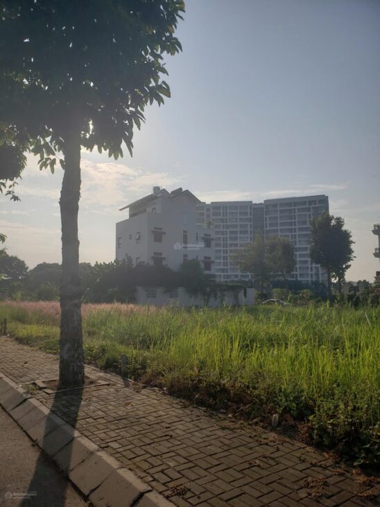 Bán đất biệt thự Quận 9 Không gian sống đẳng cấp, đầu tư lợi nhuận cao.