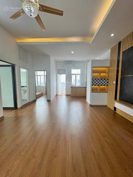 Chung cư cao cấp Long Biên căn 2pn giá chỉ 2,9 tỷ