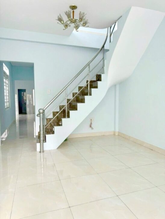Bán nhà 90m2, 2PN, 3WC, Linh Xuân, Thủ Đức, 4.4 tỷ, sổ hồng