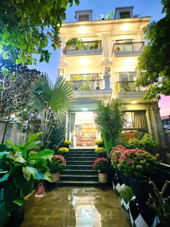 BIỆT THỰ ĐẲNG CẤP SANG TRỌNG – VIEW SÔNG – MẶT TIỀN ĐƯỜNG -400m2 10X40 8PN – GIÁ CHỈ 18 TỶ.