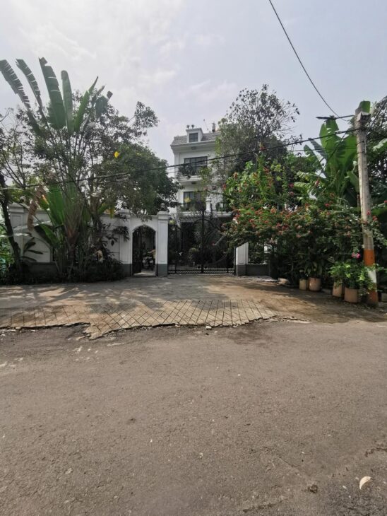 BIỆT THỰ ĐẲNG CẤP SANG TRỌNG – VIEW SÔNG – MẶT TIỀN ĐƯỜNG -400m2 10X40 8PN – GIÁ CHỈ 18 TỶ.