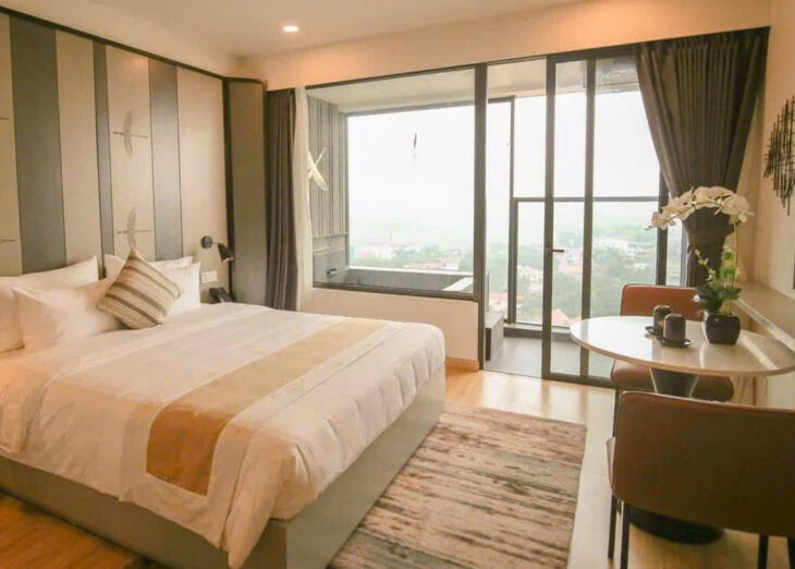 HÓT NHÀ ĐẸP CHính Chủ – GIÁ Tốt – Vị Trí Tại : View Sông Đà – Căn Q2704 Khách Sạn 5 Sao Wyndham