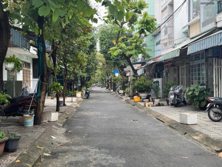 Mặt tiền Đông Du. Bán rẻ nhà cấp 4 mặt tiền sát Sông Hàn