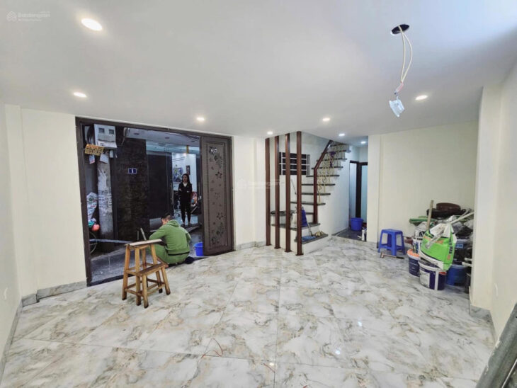 Bán nhà 52 Mỹ Đình, DT 34m2, 6T thang máy, chỉ hơn 7 tỷ. Ngõ rộng 3m, tặng full nội thất