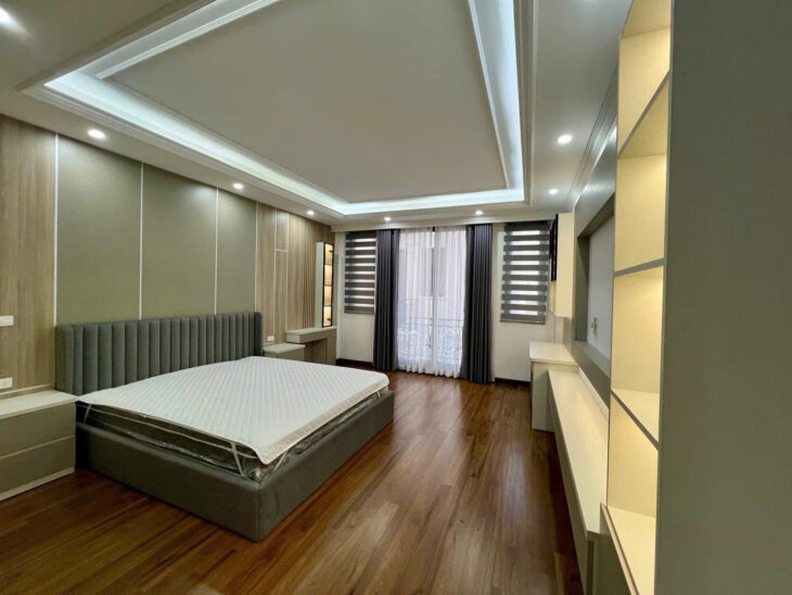 Bán Nhà Đường 800A Cầu Giấy Ô Tô Thang Máy Dt 48m2 8 tầng Giá 17,7Tỷ