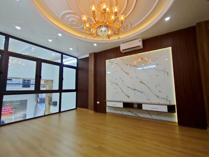 bán nhà Hoàng Mai 55m Trịnh Đình Cửu vỉa hè, ô tô vào nhà, kinh doanh