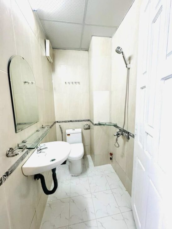 Căn hộ dịch vụ Ngay Trường Đại Học Marketting Quận 7, 9 Tầng, Thu Nhập 1 tỷ 2/Năm, P.Tân Thuận