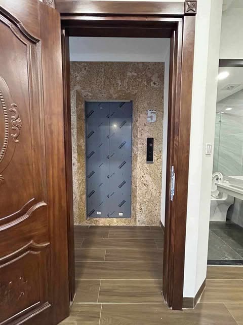 TÒA NHÀ DÒNG TIỀN 200TR/TH, 3 ÔTÔ TRÁNH, VỈA HÈ, LÔ GÓC: HOÀNG QUỐC VIỆT: 83M, 9T, MT: 6.6M