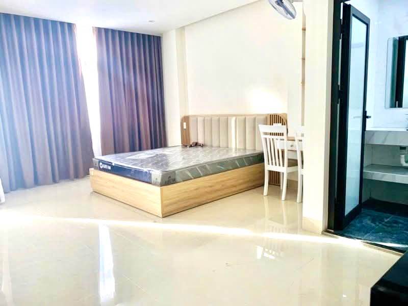 Tòa nhà 4,5 tầng biển Mỹ Khê-Dòng tiền 40 triệu tháng -Giá 12,49 tỷ.