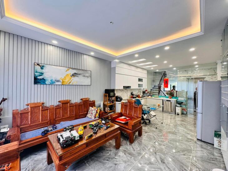 Vũ Ngọc Phan – Phân lô ô tô dừng đỗ – KD VP – 90m – MT 7m – chỉ 32 tỷ