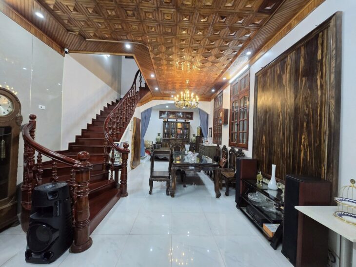 ĐẸP HIẾM – Nhà Lô Góc Đường Cầu Giấy 70m2/ 6Tầng, MT 5m – 22.8 Tỷ Ô tô, KD tốt