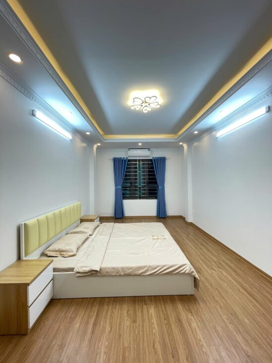 ĐÊ LA THÀNH – NGÕ THÔNG – KINH DOANH – SỔ ĐỎ HOA HẬU – THANG MÁY – Ở VÀ CHO THUÊ DÒNG TIỀN ỔN ĐỊNH