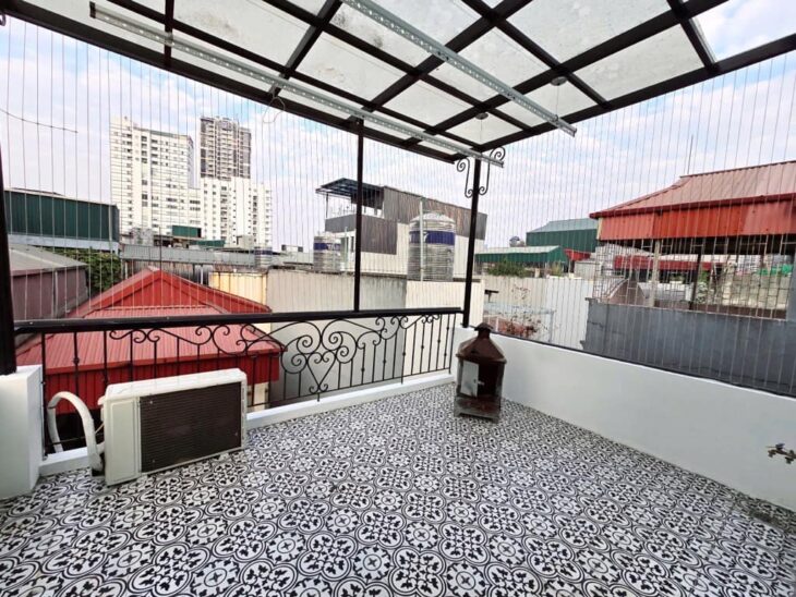 NHÀ ĐẸP Ở LUÔN- TRUNG TÂM CẦU GIẤY. MẶT TIỀN BỀ THẾ. GẦN ĐH QUỐC GIA,HV BÁO CHÍ,CÔNG VIÊN CẦU GIẤY