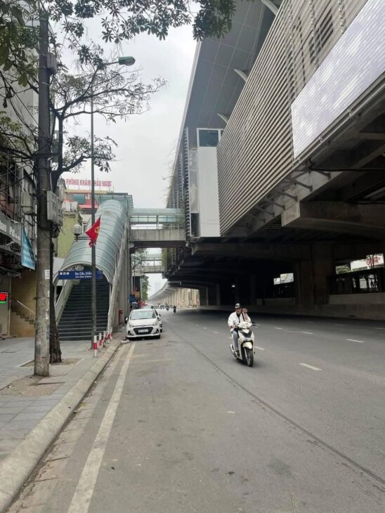 ????NHÀ ĐẸP LÔ GÓC 3 MẶT THOÁNG – DÂN XÂY – NGÕ RỘNG CÁCH PHỐ HỒ TÙNG MẬU 50M