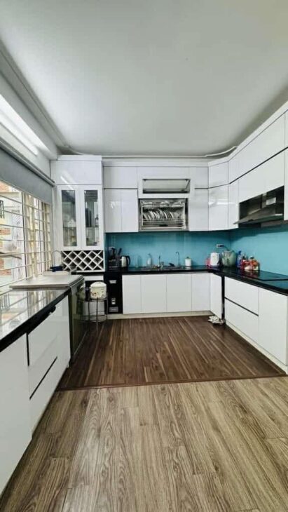 LÔ GÓC-Phố Phùng Chí Kiên, Hoàng Quốc Việt 32/40m 6tầng MT 6.2m 11 Tỷ, Ở ngay