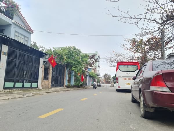 Lô đất mặt tiền đường 7,5m2 diện tích 331m2 – Sau bến xe trung tâm – liên Chiểu-Giá chỉ 9 tỷ.
