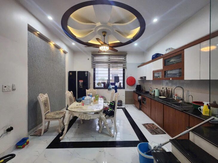 Bán nhà phân lô Vĩnh Niệm, 47m 5 tầng, độc lập, đường 12m, Giá 5.5 tỉ