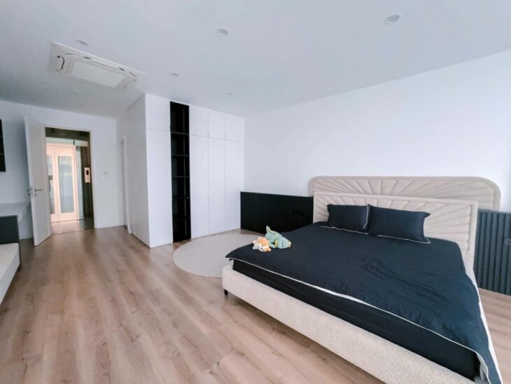 BÁN NHÀ MẶT PHỐ NGUYỄN KHUYẾN – PHỐ CỔ TRUNG TÂM – VỈA HÈ – 65M2 – 3.5M MT – 24.7 TỶ