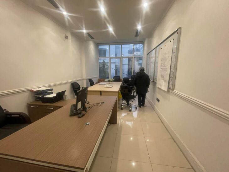 CHỦ NGỘP BANK-GIÁ NÀO CŨNG BÁN- Đường Cầu Giấy 147m2/8Tầng/MT 8m 44.5 Tỷ, Ô tô