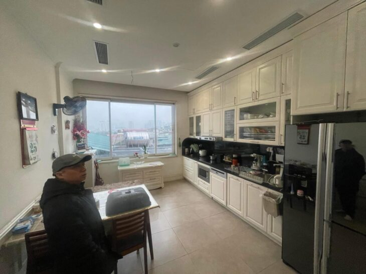 CHỦ NGỘP BANK-GIÁ NÀO CŨNG BÁN- Đường Cầu Giấy 147m2/8Tầng/MT 8m 44.5 Tỷ, Ô tô