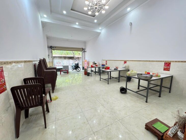 Duy Nhất Một Nhà Mặt Tiền Kinh Doanh Buôn B.án G.ía Siêu Tốt chỉ 3ty hơn