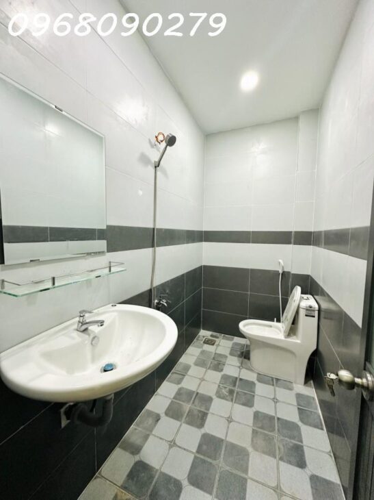 Bán nhà tại Lê Đức Thọ, P17, Gò Vấp, HCM, 79m2, hẻm xe tải thông, không QH LG, chỉ 6.5 tỷ