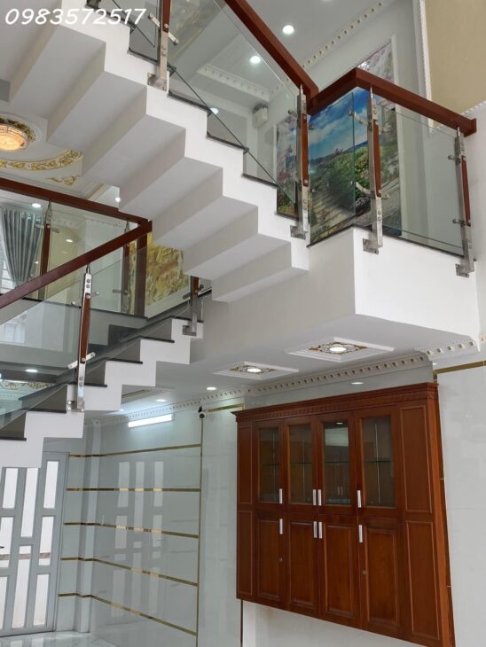 BÁN NHÀ MẶT PHỐ QUẬN 9 – 70M2, 2 TẦNG, 3.2 TỶ – VỊ TRÍ VÀNG, SỔ ĐỎ CHÍNH CHỦ