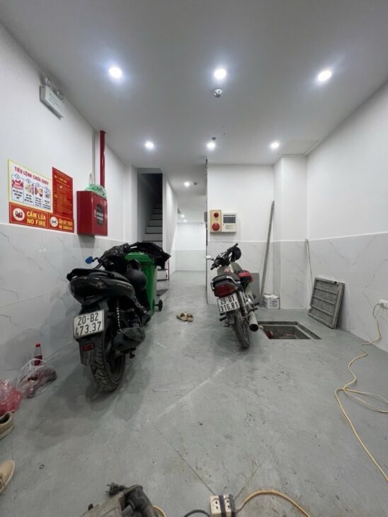 ????CCMN HIẾM – MẶT NGÕ THÔNG, GẦN Ô TÔ – 9 PHÒNG KHÉP KÍN – THANG MÁY – KHU VỰC ĐÔNG DÂN CƯ – FULL