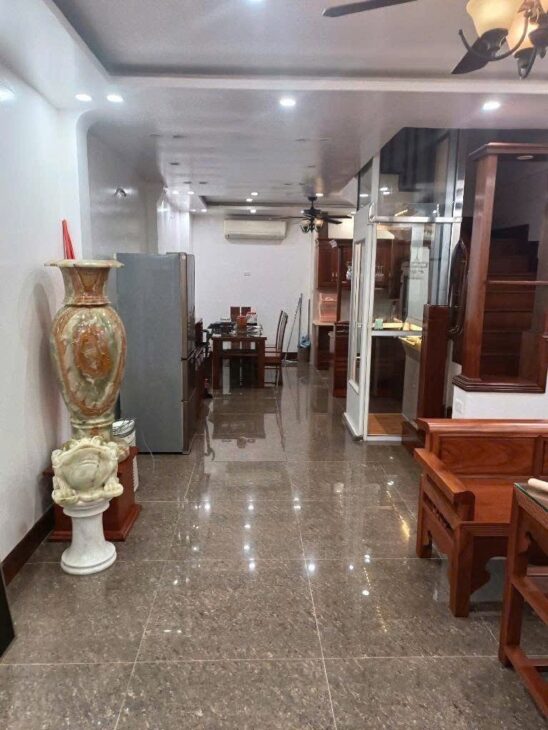 Bán nhà phố Nguyễn Khang 51m2 – 6 tầng, gara ô tô, thang máy, giá 12.5 tỷ