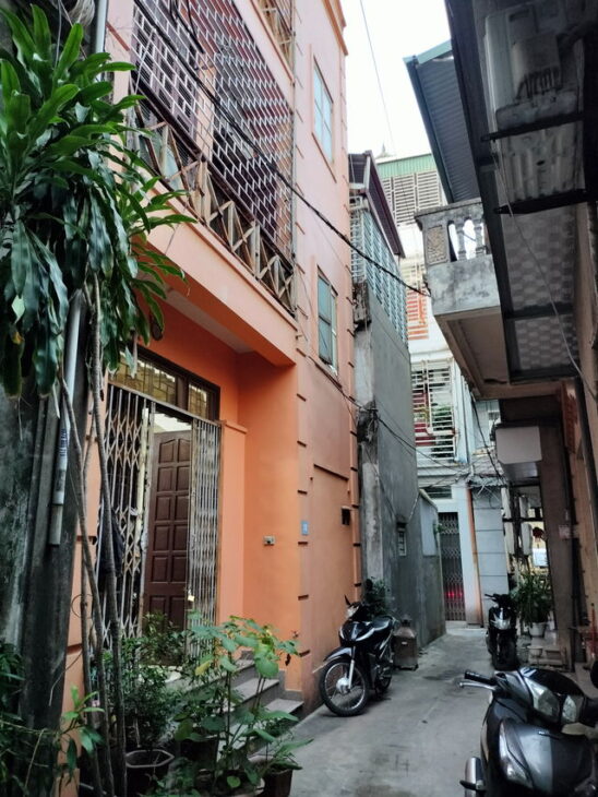 NHÀ ĐẸP DÂN XÂY PHỐ NGÔ GIA TỰ- LON BIÊN, 50M2,3 TẦNG,MẶT TIỀN 6.6 M,6.5 TỶ. LONG BIÊN.