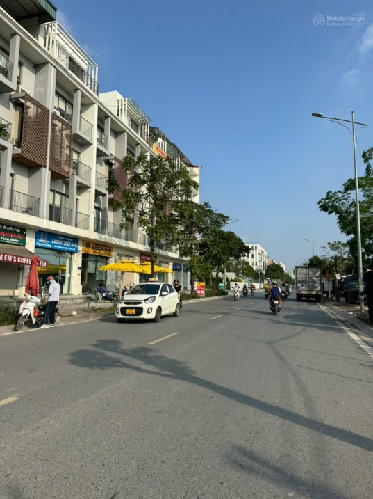Bán Nhà Mặt Phố Xuân La, Tây Hồ, 52 tỷ – 115 m2 5 Tầng Lô Góc gần ĐSQ Hàn Quốc