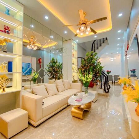 BÁN NHÀ PHỐ 8/3 HAI BÀ TRƯNG NHÀ ĐẸP FULL NỘI THẤT TIỆN ÍCH ĐẦY ĐỦ THOÁNG SÁNG GIÁ 6,2 TỶ