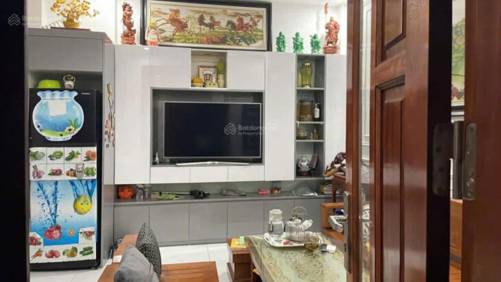 CẦN BÁN GẤP NHÀ CẦU DIỄN NHỈNH 5 TỶ – 5 TẦNG TẶNG FULL NỘI THẤT VÀI BƯỚC CHÂN RA PHỐ