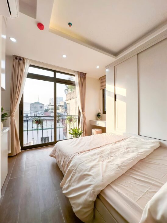 Bán nhà cực xịn phố Hoàng Hoa Thám 50m2, 6T thang máy, MT4.9m lô góc KD 50tr/tháng