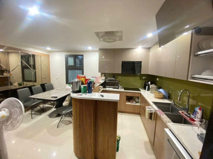 Cực đẹp phố Lạc Long Quân 90m2, 4T, MT5m ô tô thoải mái bên đường là Hồ Tây ở sướng