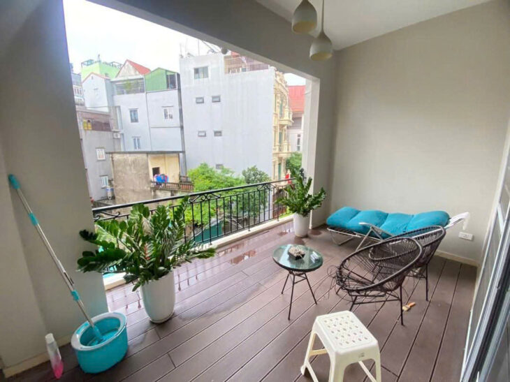 Cực đẹp phố Lạc Long Quân 90m2, 4T, MT5m ô tô thoải mái bên đường là Hồ Tây ở sướng