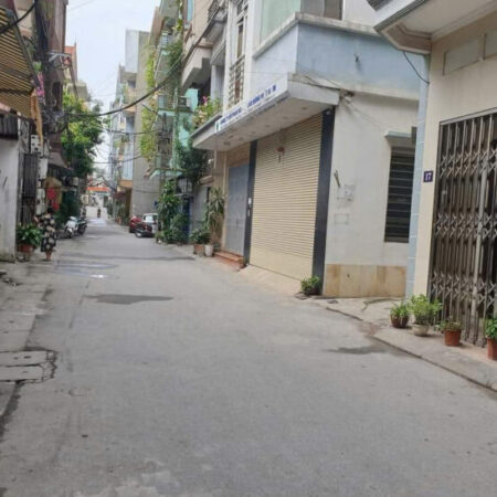 Bán nhà phố Lạc Long Quân 77m2, 4T, MT4.5m xây đẹp giá 18.3 tỷ ô tô thoải mái gần Hồ