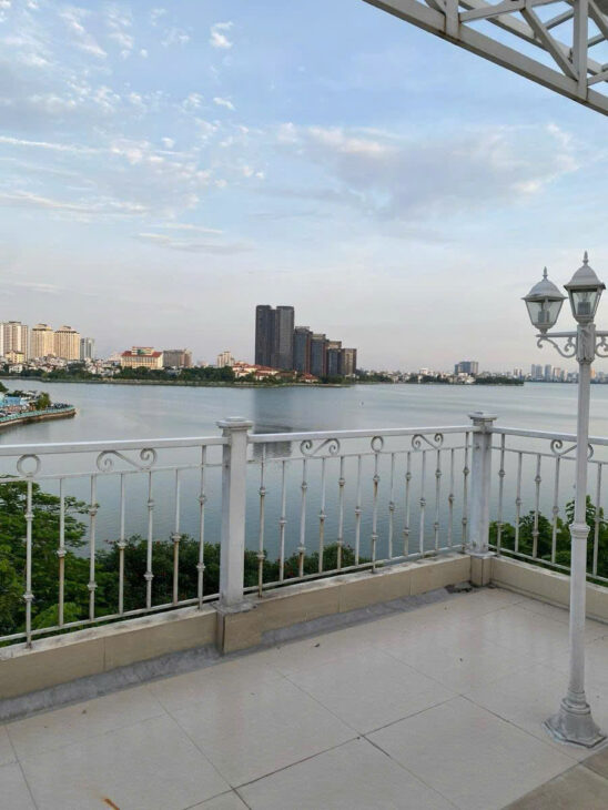 Bán nhà mặt phố Nhật Chiêu 110m2, 5T thang máy, MT6.6m view Hồ Tây cực đẹp giá 72 tỷ